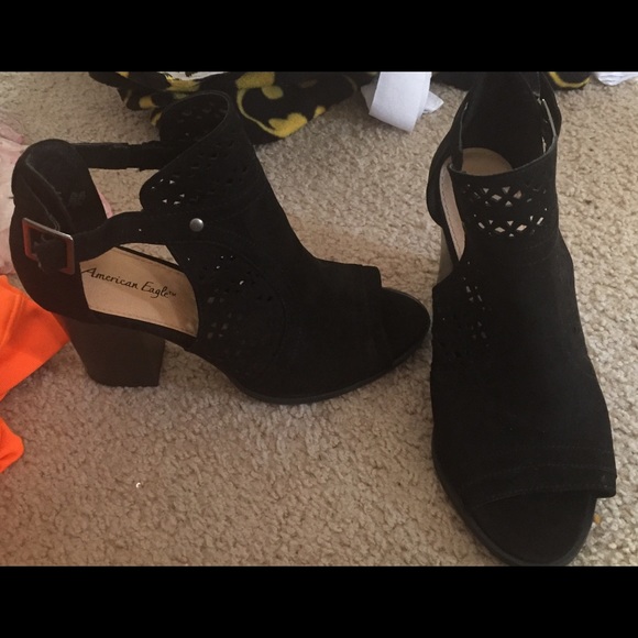 Heels - Picture 2 of 2